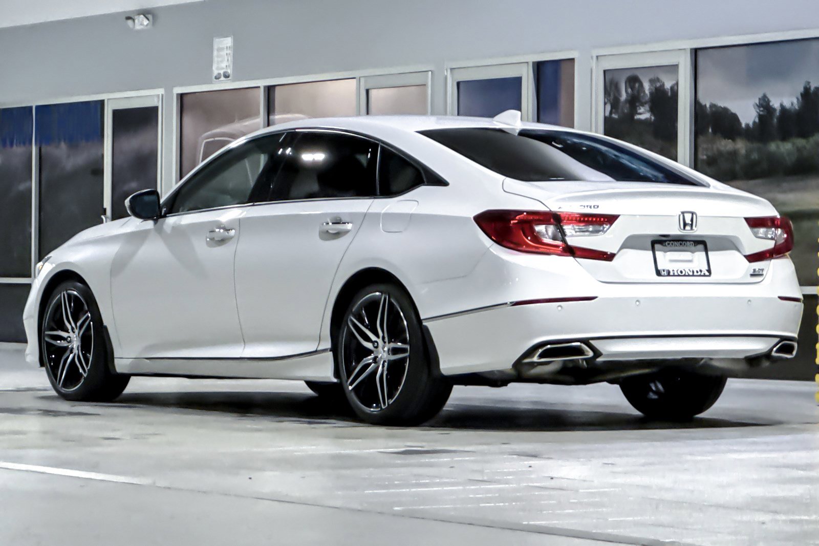 2021 Honda Accord Touring 2.0T photo 3