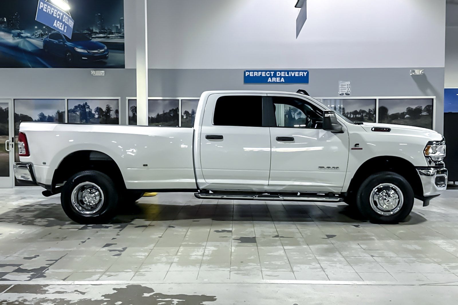 2023 Ram 3500 Big Horn photo 6