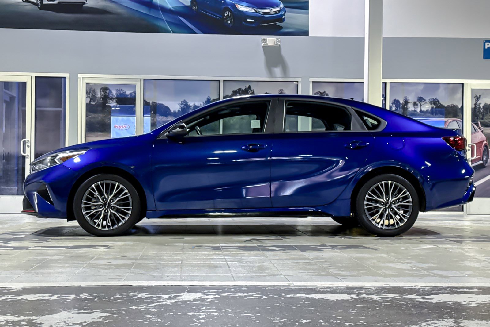 2024 Kia Forte GT-Line photo 2