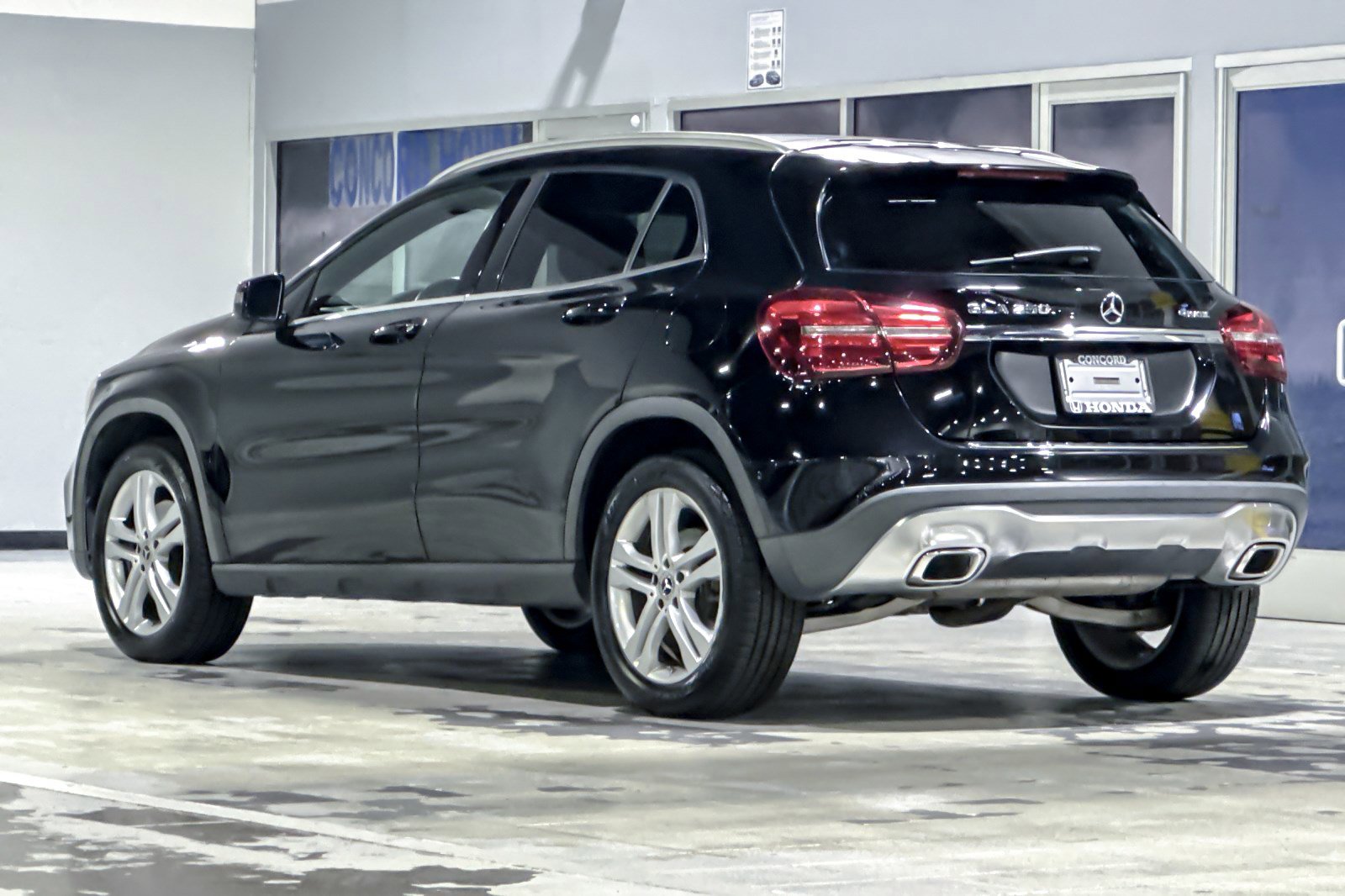 2018 Mercedes-Benz GLA 250 4MATIC photo 2