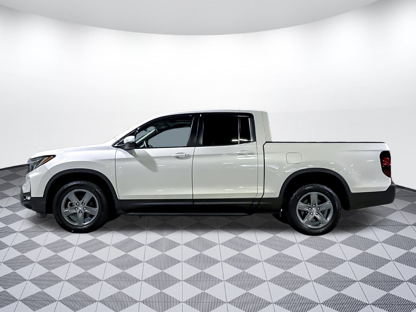 2023 Honda Ridgeline RTL photo 2