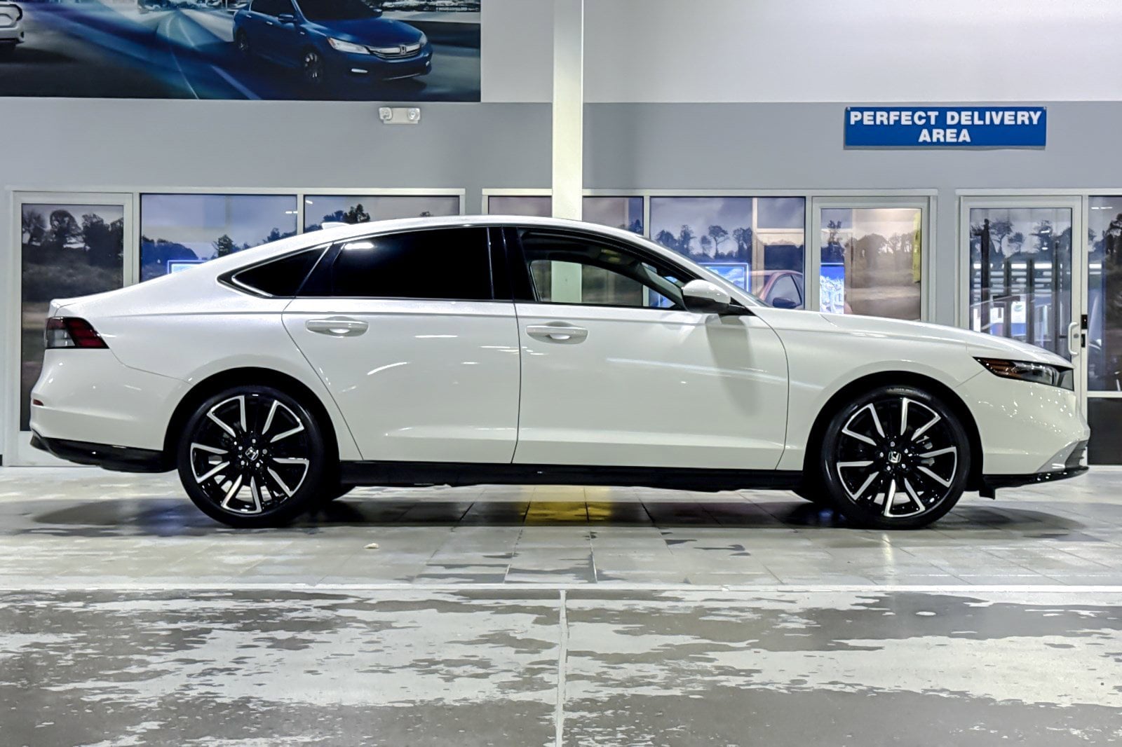 2024 Honda Accord Hybrid Touring photo 3