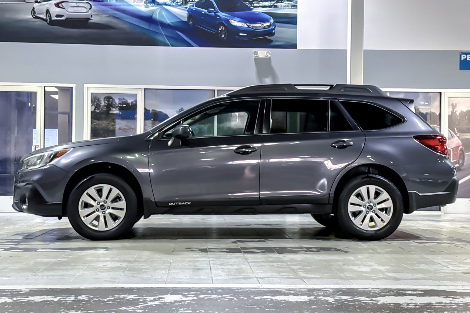 2019 Subaru Outback 2.5i Premium photo 2
