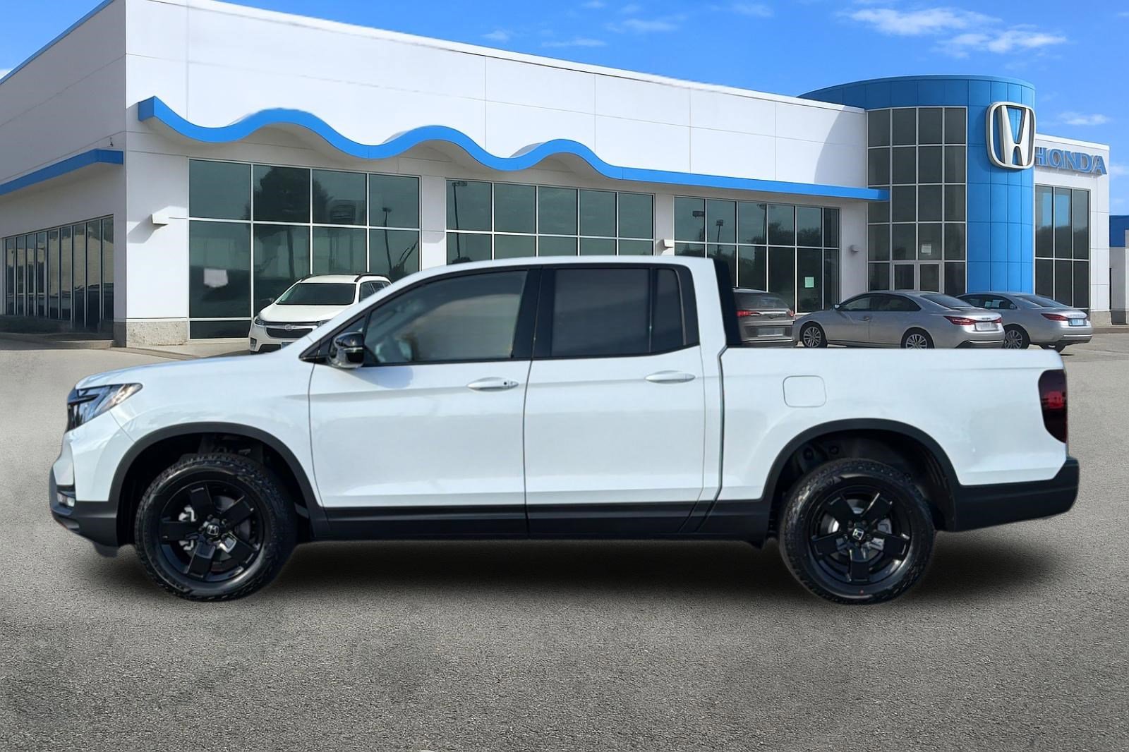 2026 Honda Ridgeline Black Edition photo 2