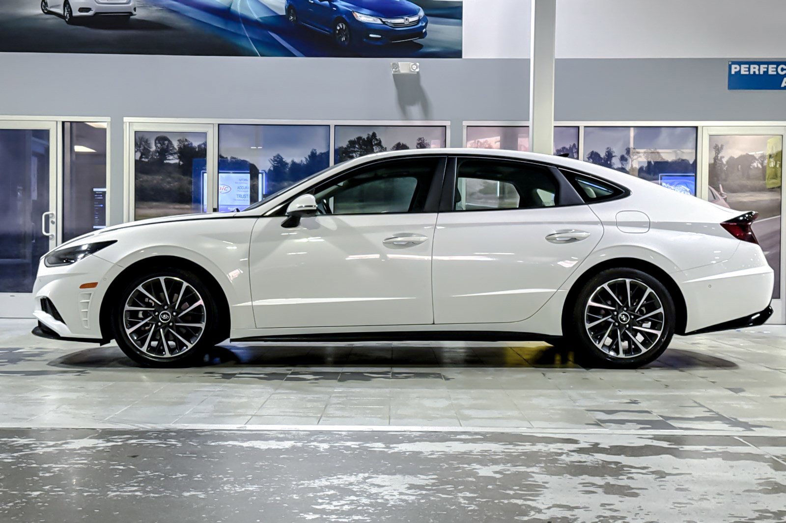 2023 Hyundai Sonata Limited photo 2