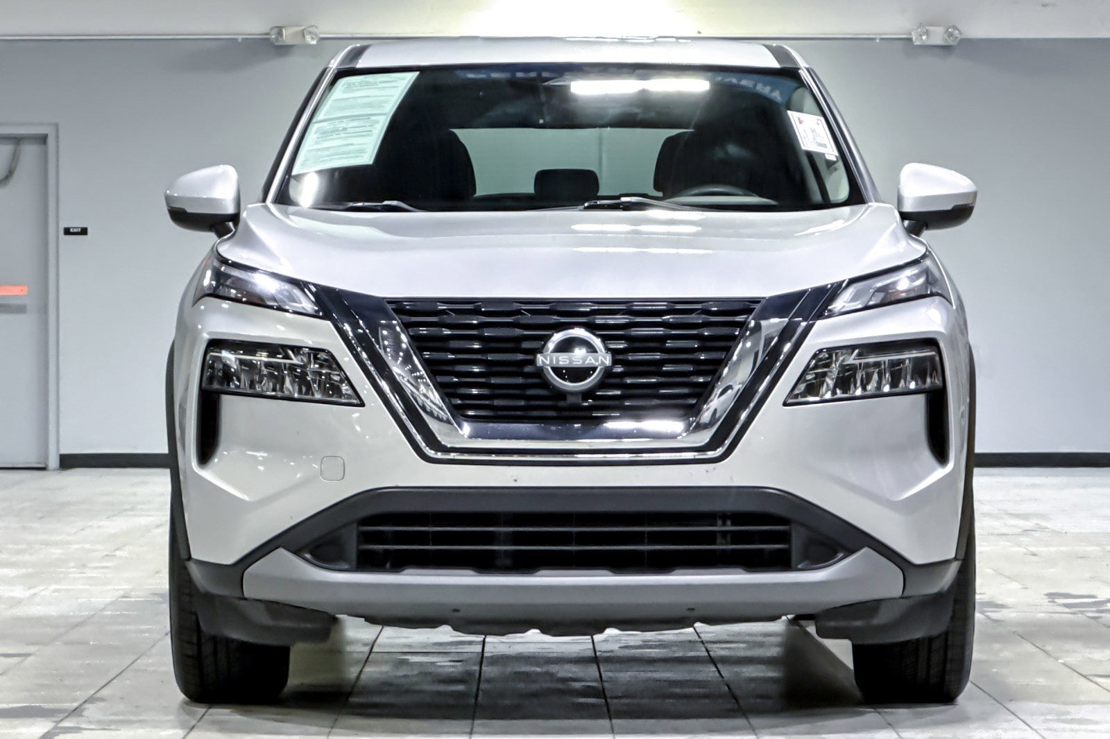 2023 Nissan Rogue SV photo 4