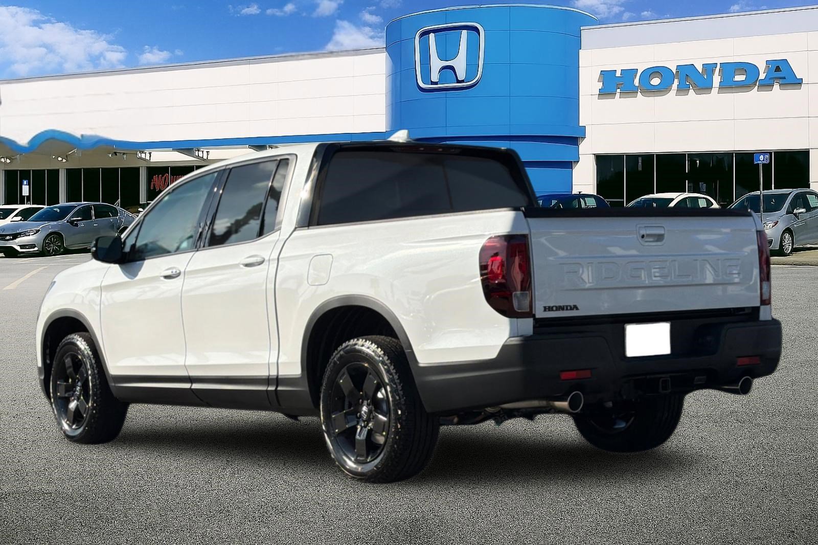 2026 Honda Ridgeline Black Edition photo 3