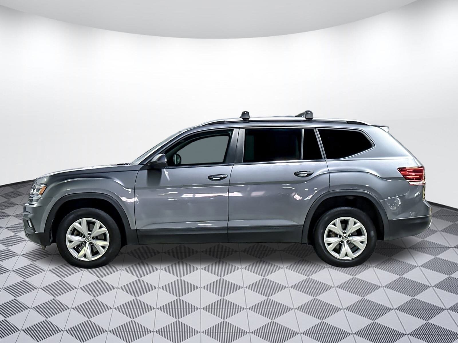 2019 Volkswagen Atlas V6 SE photo 2