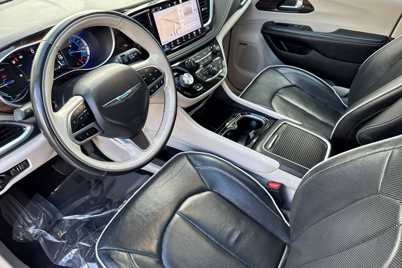 2021 Chrysler Pacifica Hybrid Limited photo 4