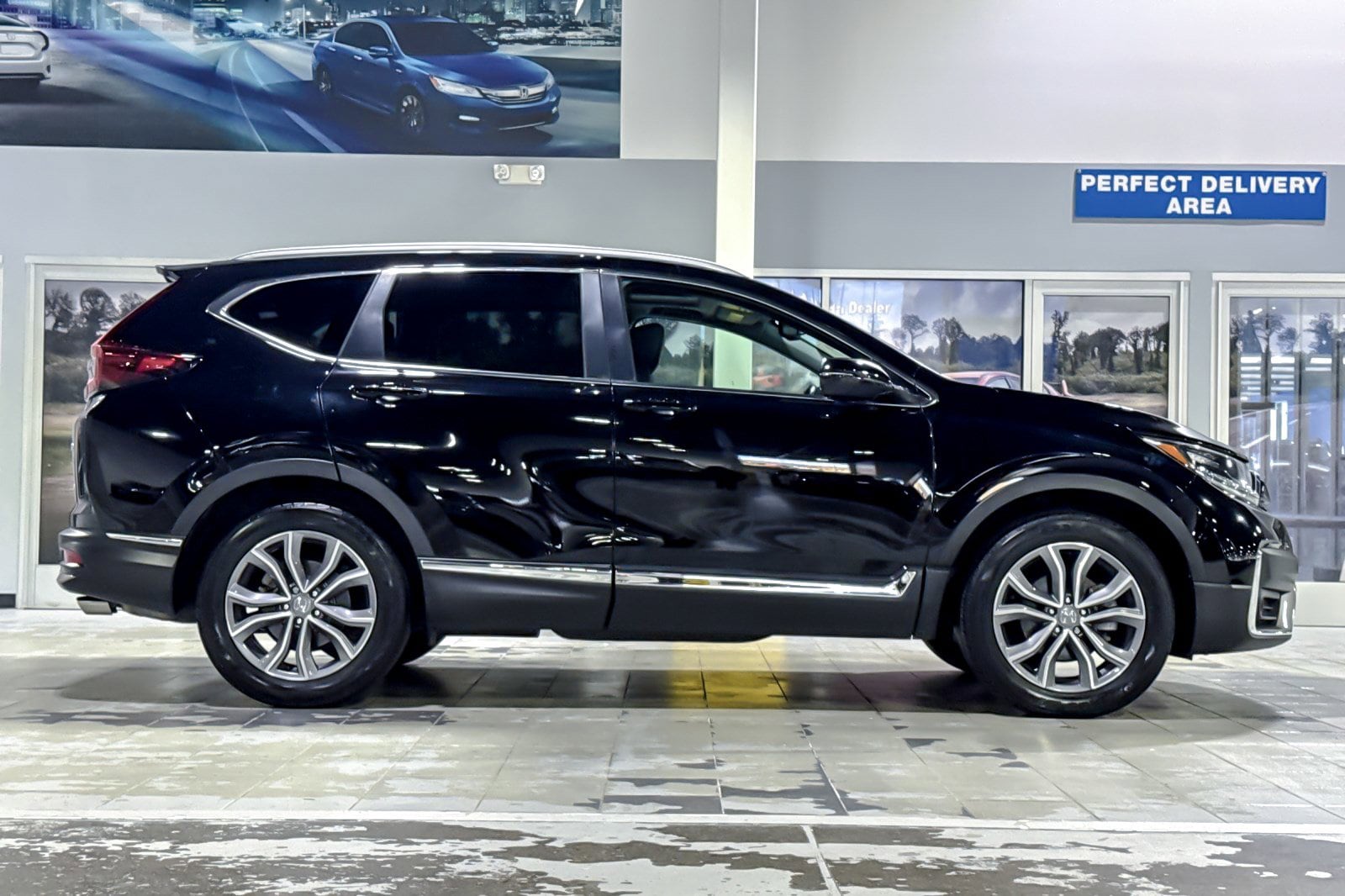 2022 Honda CR-V Touring photo 6