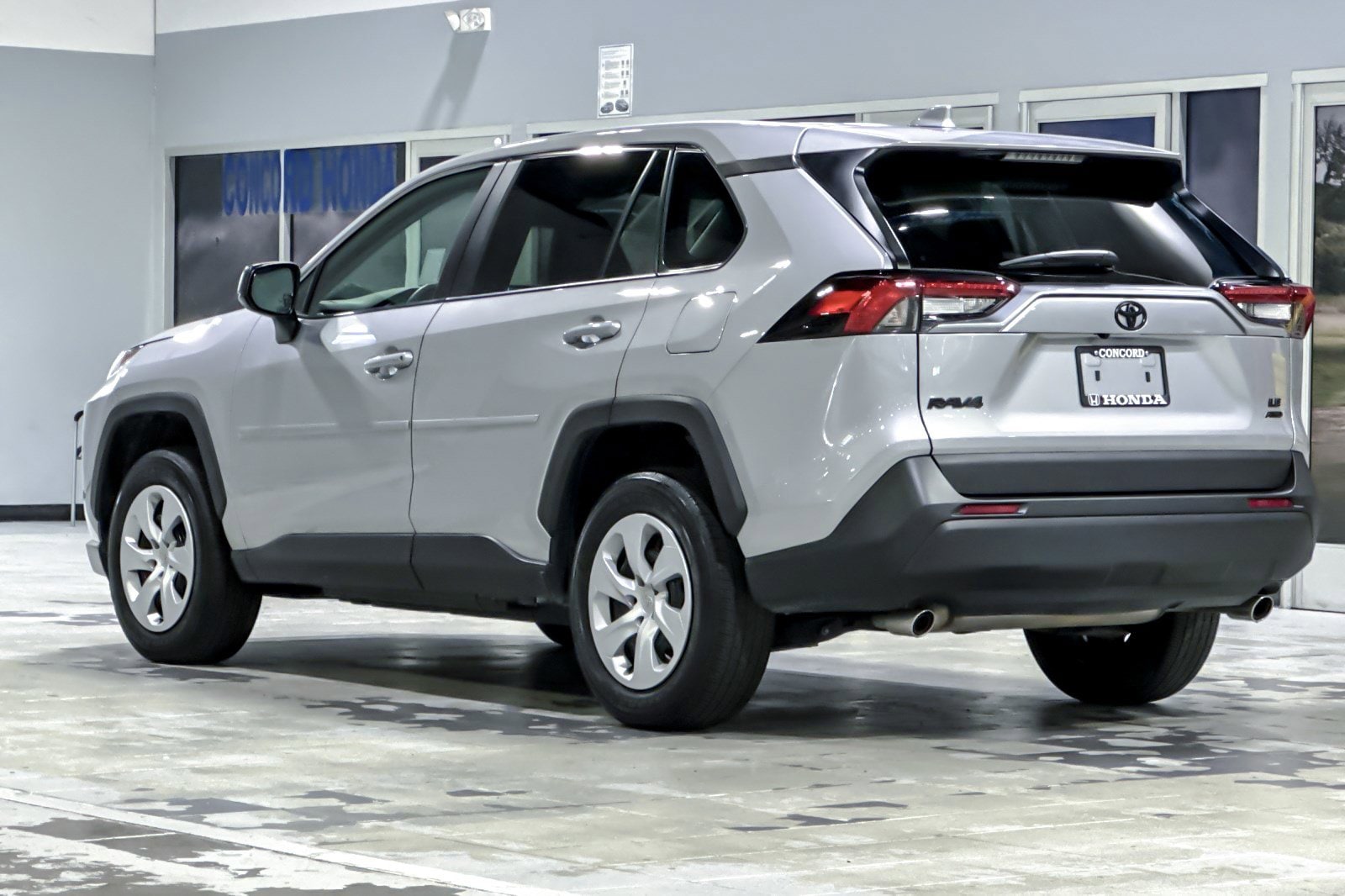 2024 Toyota RAV4 LE photo 2