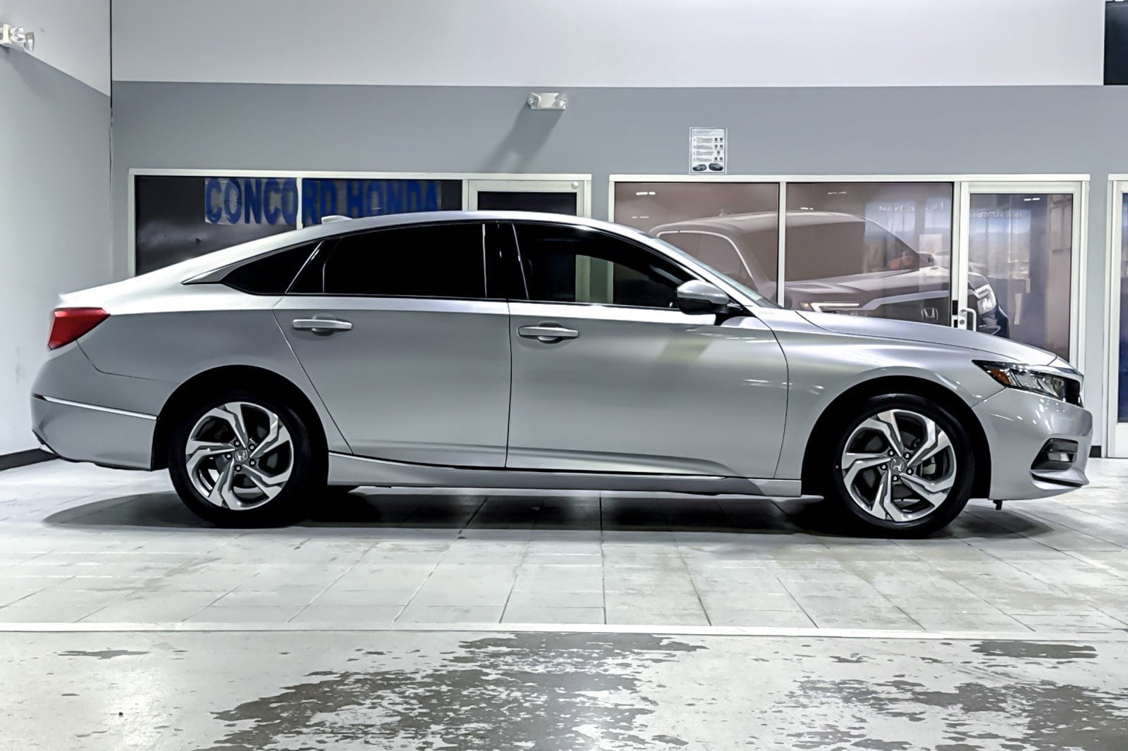 2018 Honda Accord EX-L w/Navi photo 6