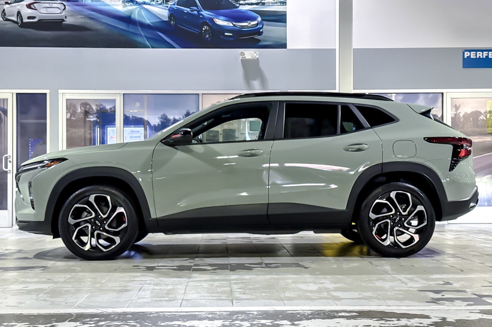 2024 Chevrolet Trax photo 2