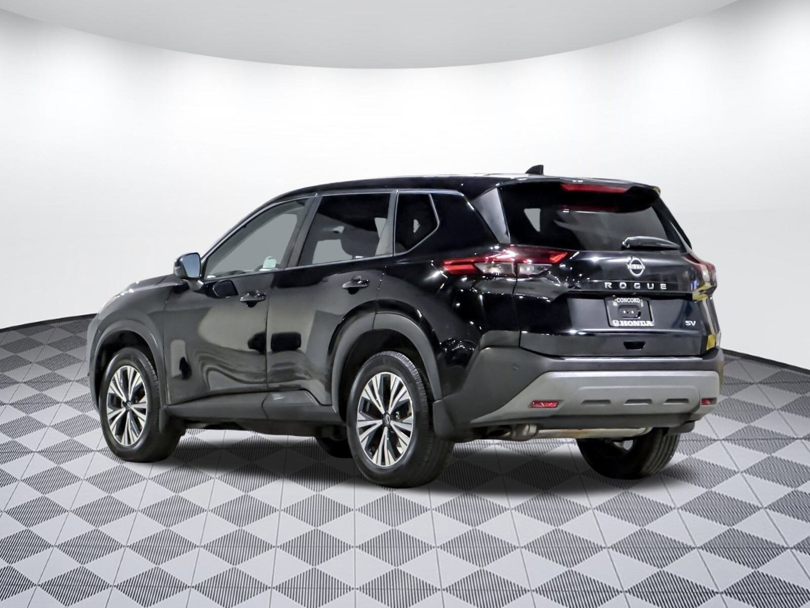 2022 Nissan Rogue SV photo 3