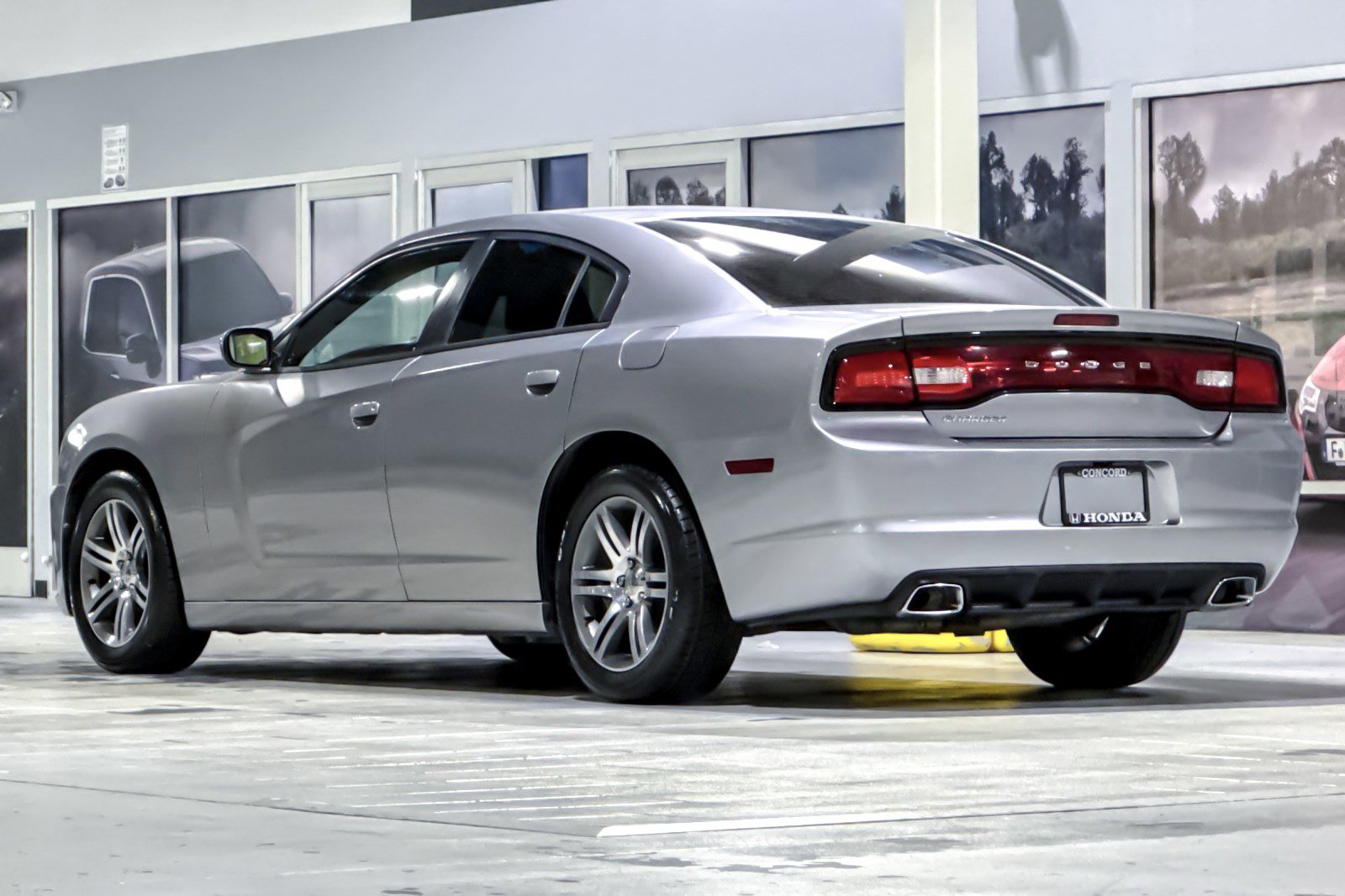 2014 Dodge Charger SE photo 3