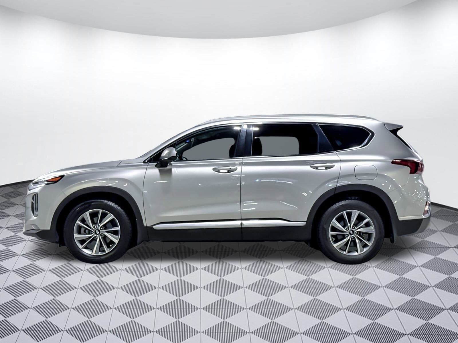 2020 Hyundai Santa Fe SEL photo 2