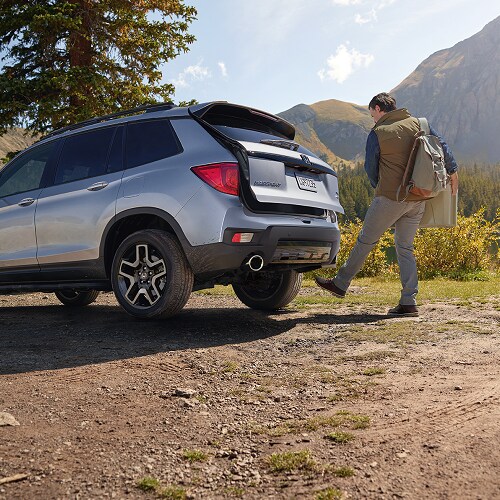 Honda Passport
Rear Exterior