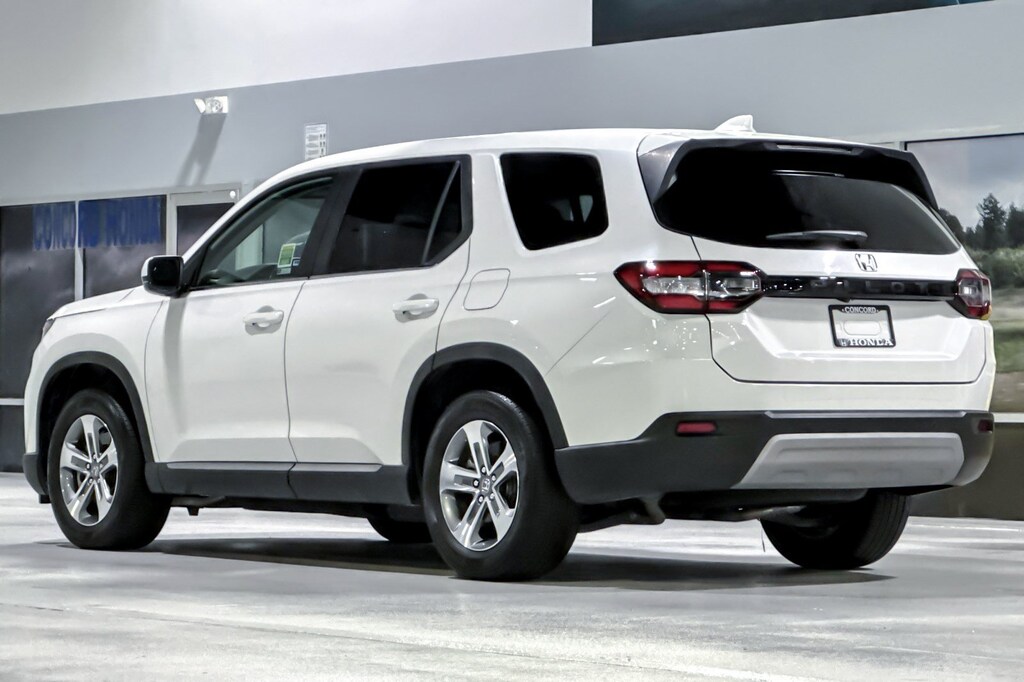Used 2025 Honda Pilot EX-L+ SUV