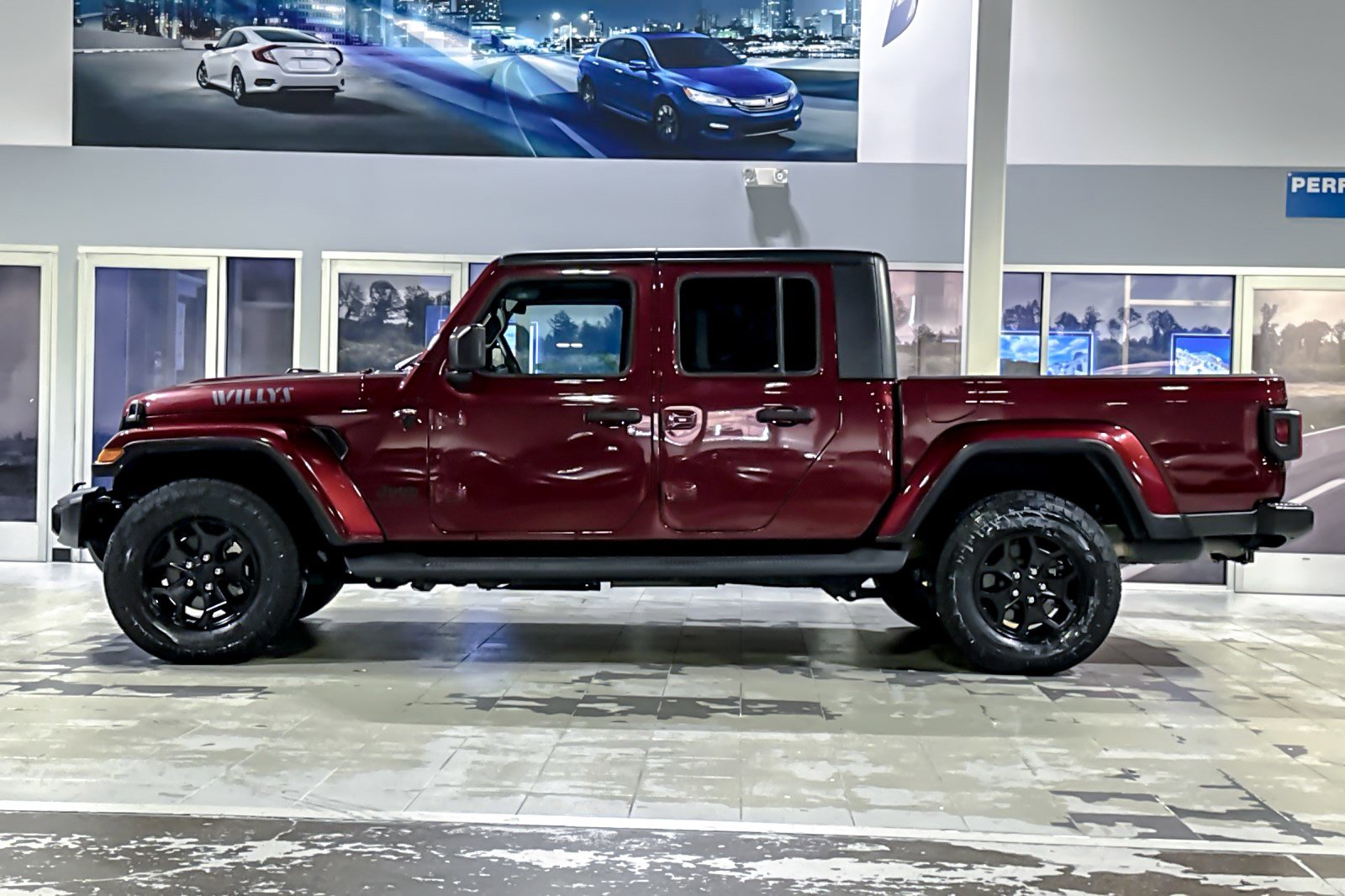 2021 Jeep Gladiator Sport photo 2