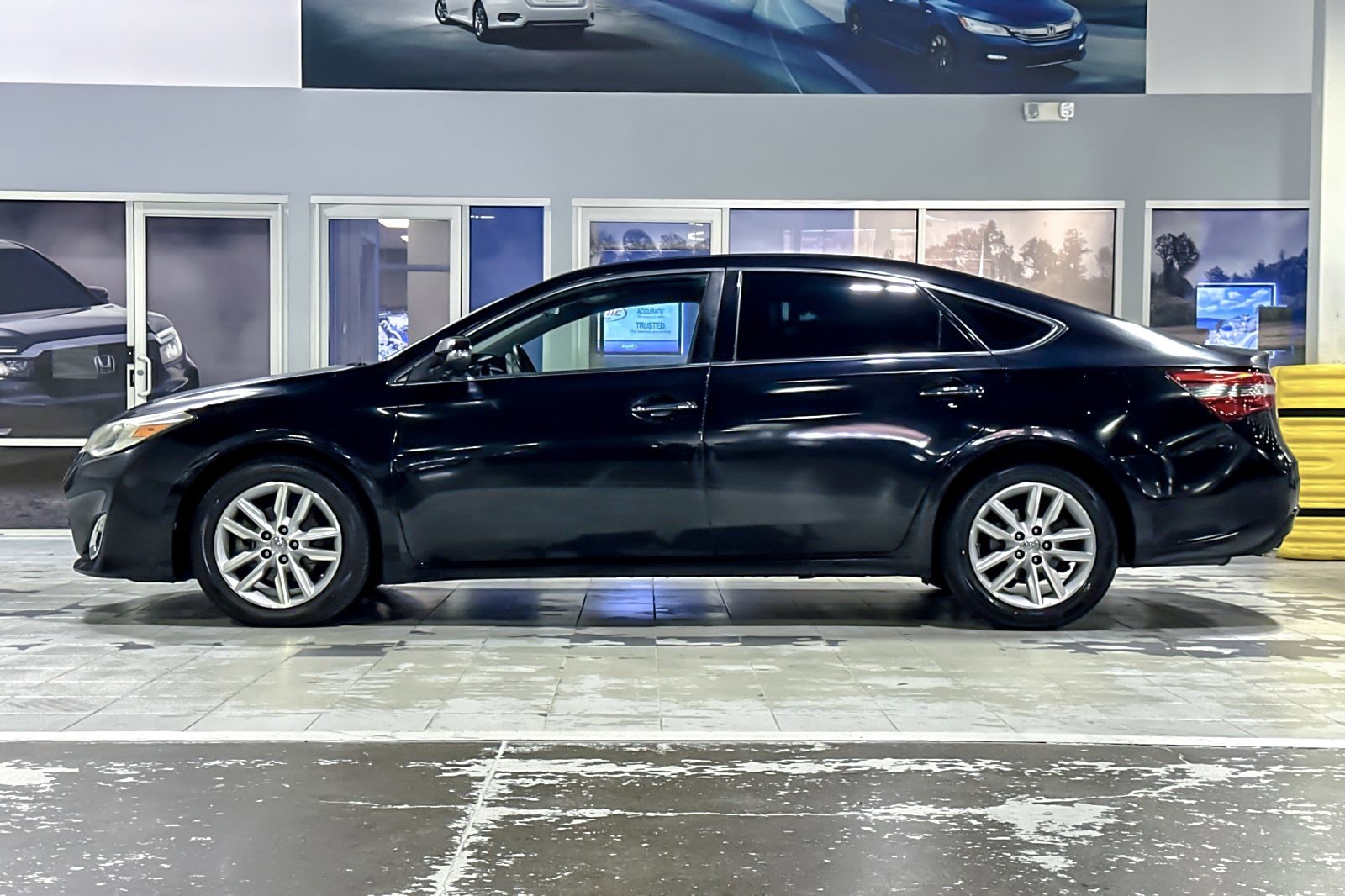 Used 2015 Toyota Avalon XLE Premium with VIN 4T1BK1EB5FU149035 for sale in Concord, CA