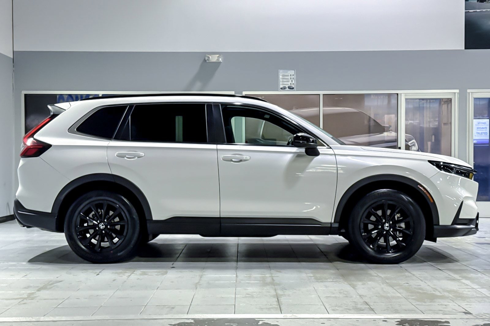 2023 Honda CR-V Hybrid Sport w/BSI photo 6
