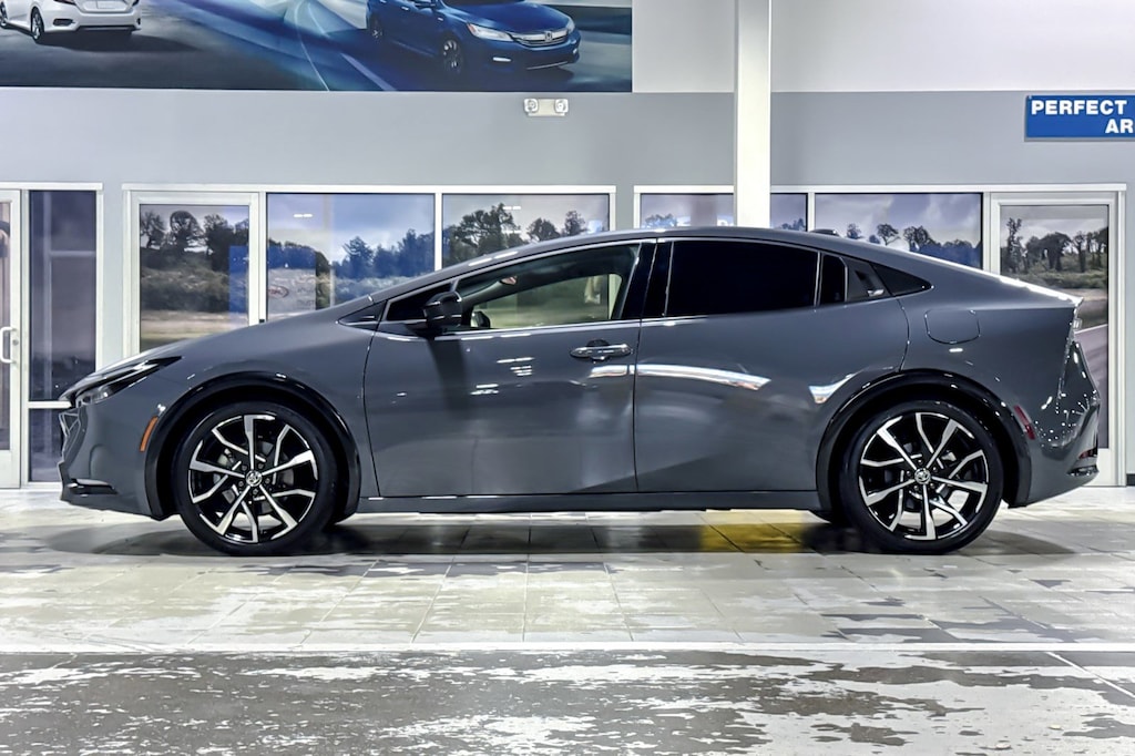 Used 2025 Toyota Prius Plug-in Hybrid XSE Hatchback