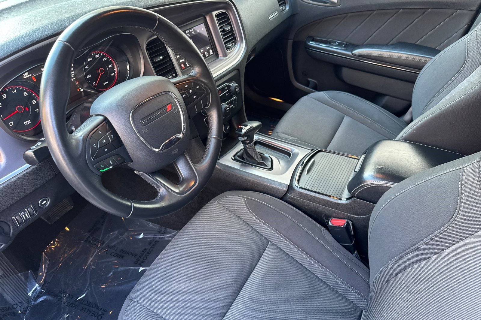 2019 Dodge Charger SXT photo 4