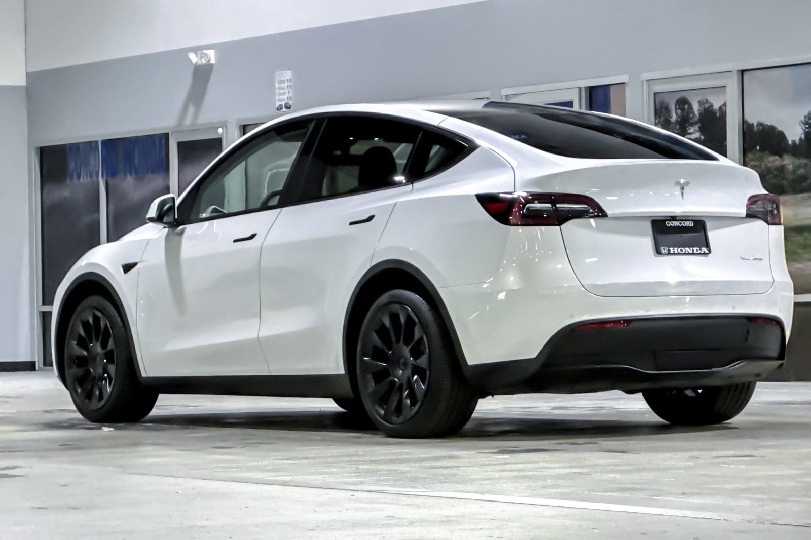 2021 Tesla Model Y Long Range photo 2