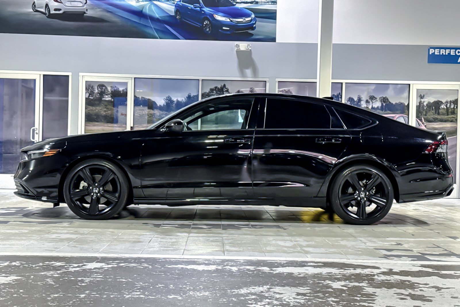 2024 Honda Accord Hybrid Sport-L photo 2