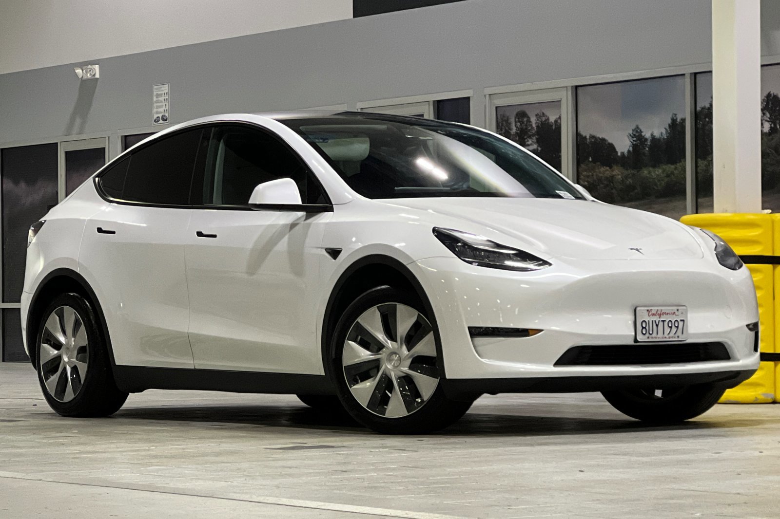 Used 2021 Tesla Model Y Standard Range with VIN 5YJYGDED9MF109579 for sale in Concord, CA