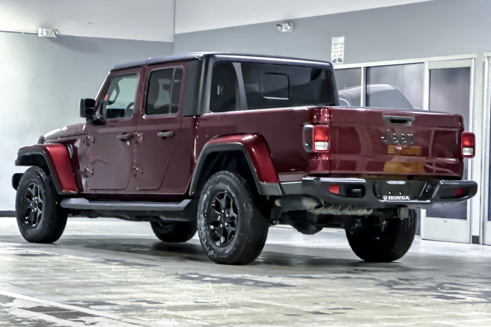 2021 Jeep Gladiator Sport photo 3