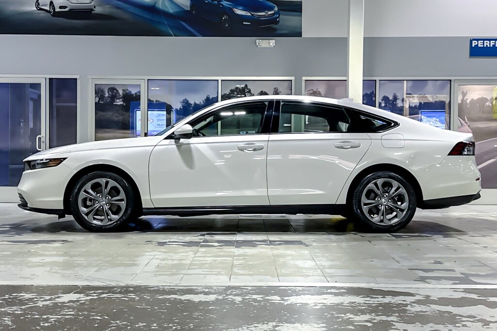 Used 2024 Honda Accord EX Sedan