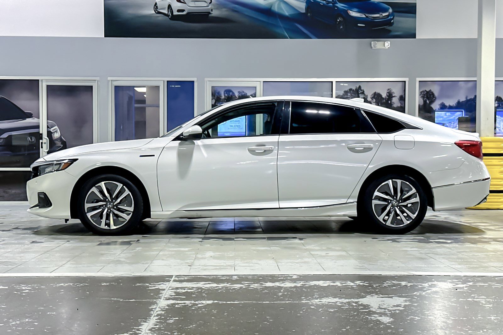 Used 2021 Honda Accord Hybrid EX-L with VIN 1HGCV3F51MA014896 for sale in Northfield, Minnesota