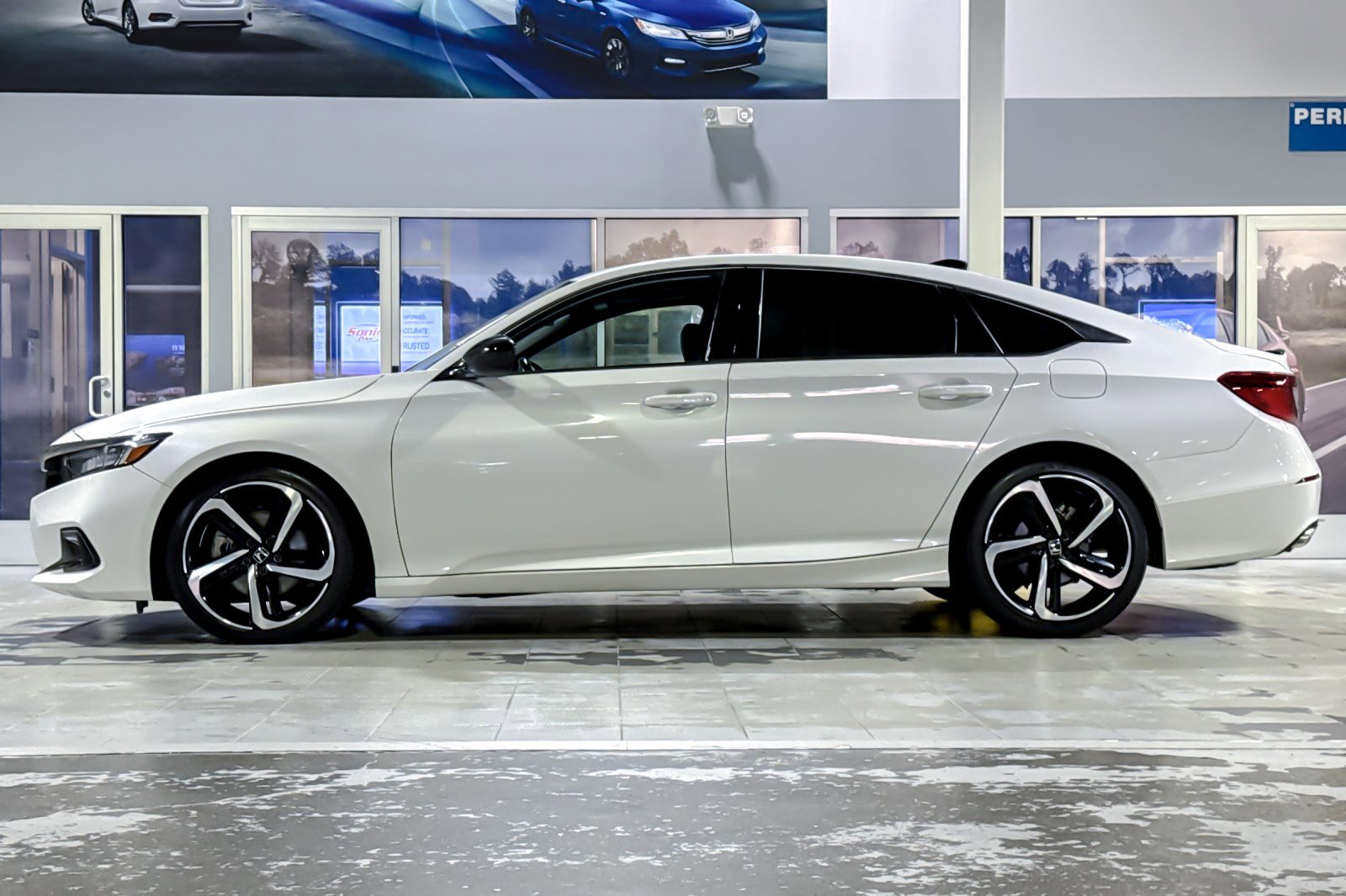 2021 Honda Accord Sport 2.0T photo 2