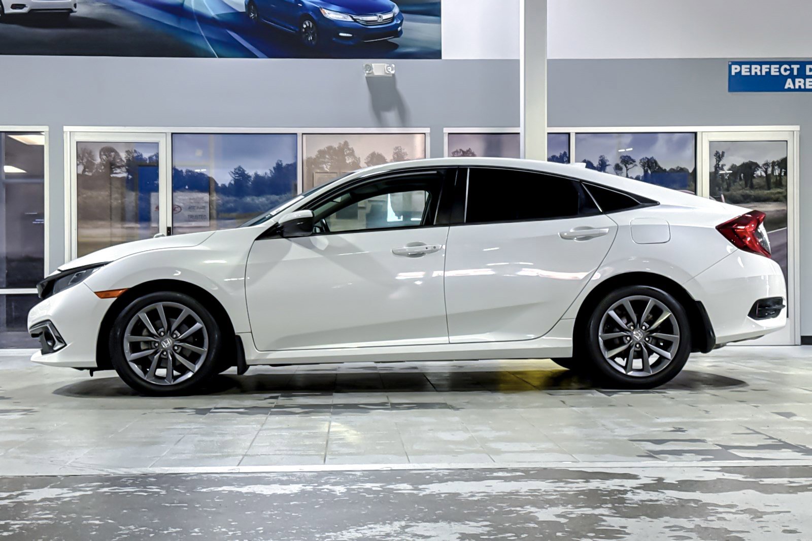 2020 Honda Civic EX-L photo 2