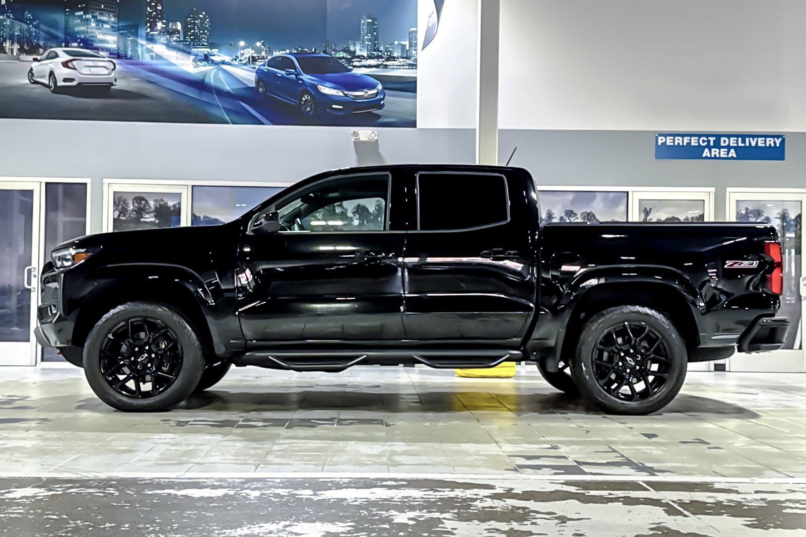 2024 Chevrolet Colorado Z71 photo 2