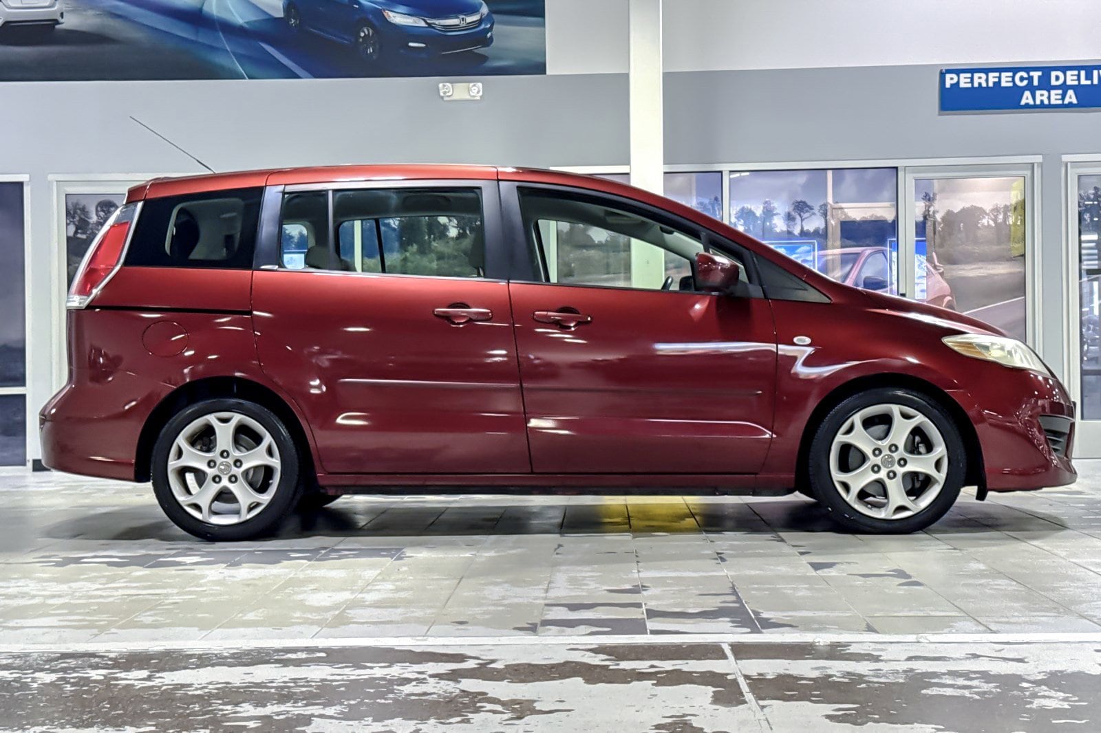 2009 Mazda Mazda5 Sport photo 6