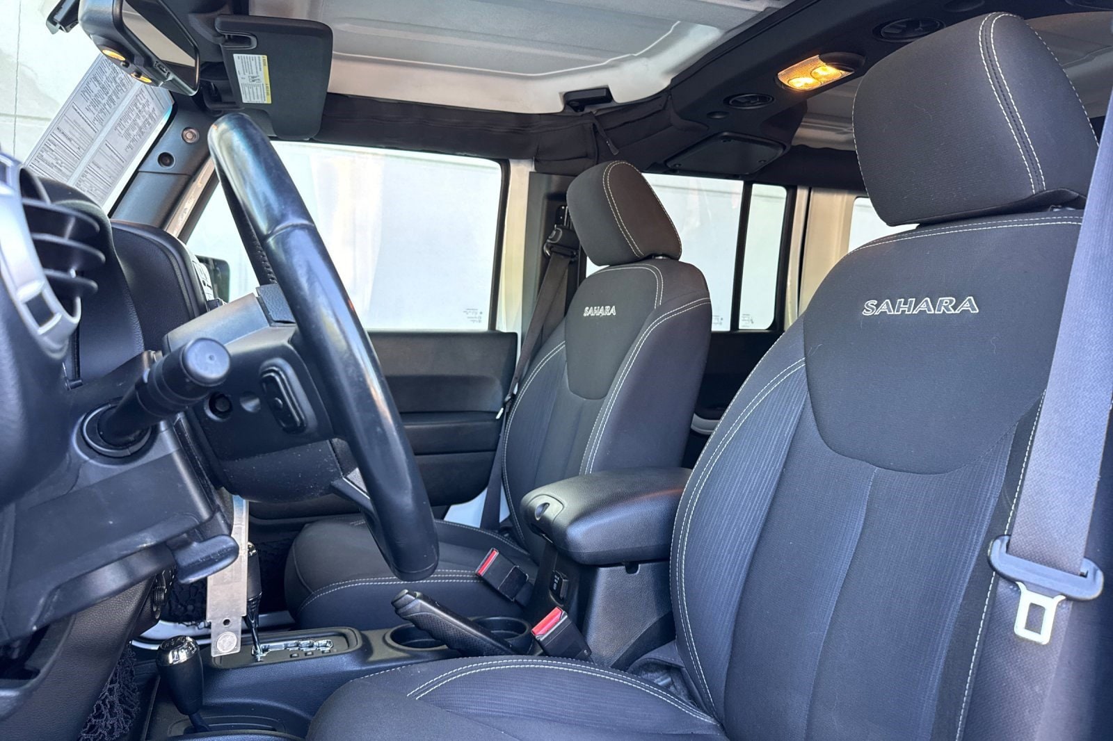 2018 Jeep Wrangler JK Unlimited Sahara 4x4 photo 4