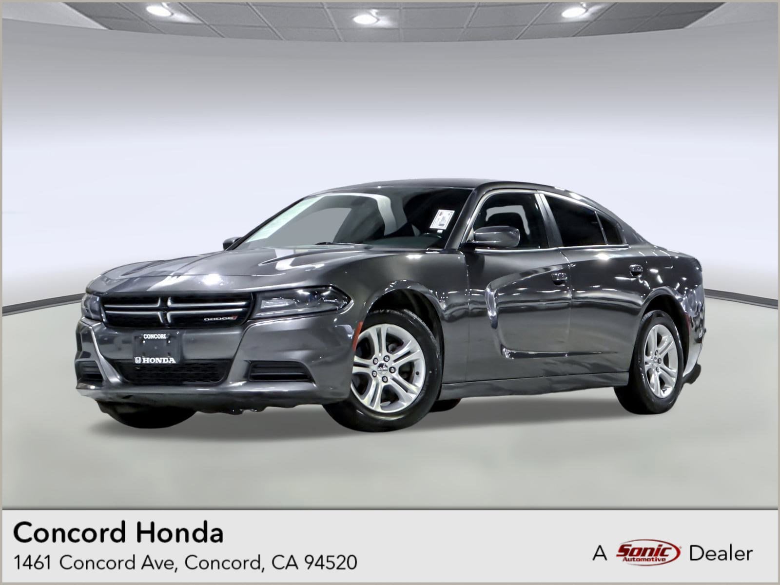 2016 Dodge Charger SE's photo