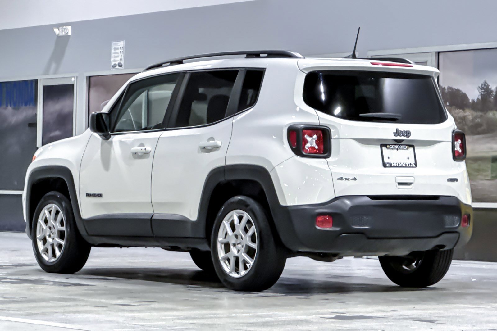 2022 Jeep Renegade Latitude photo 2