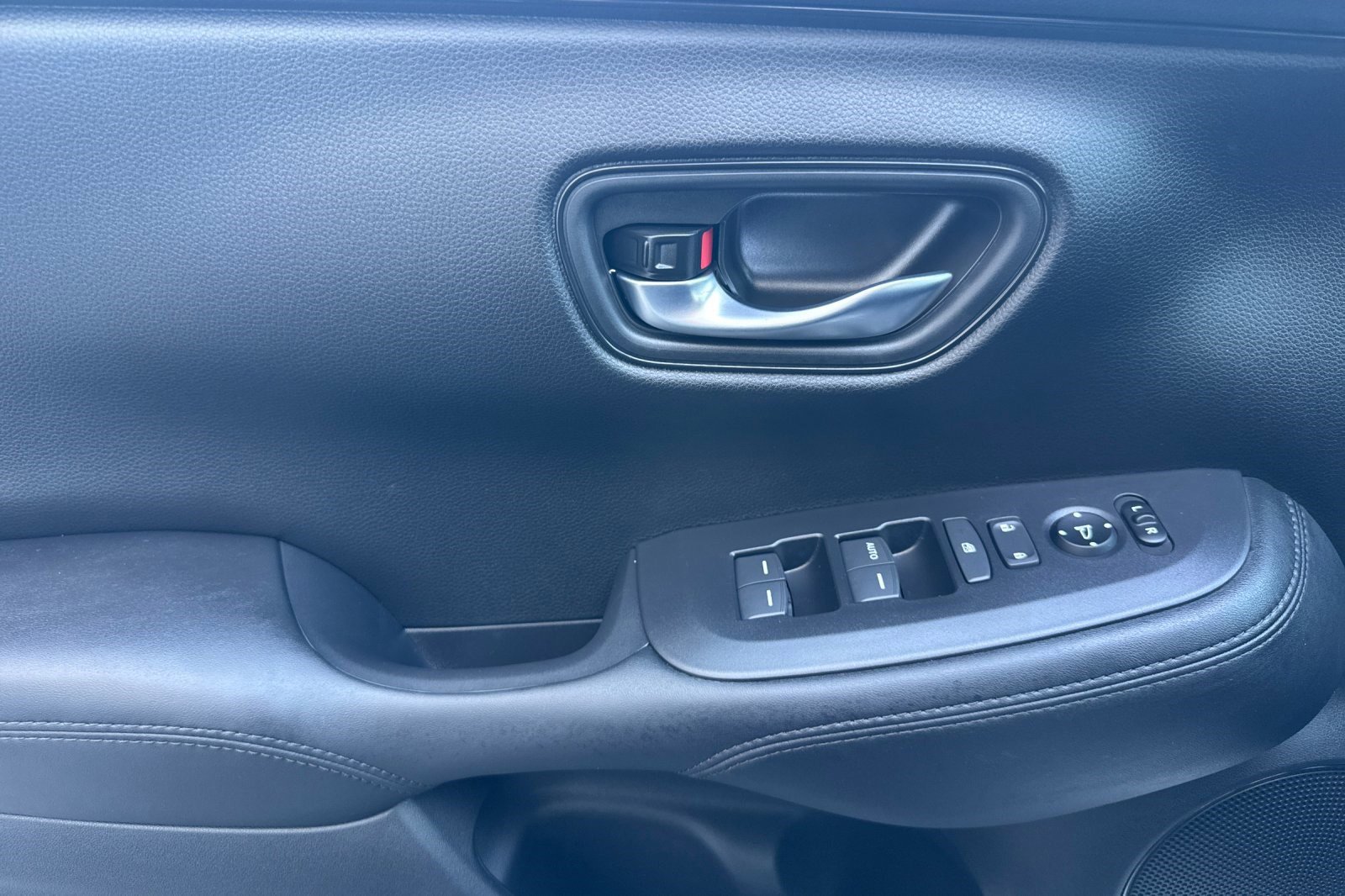 2026 Honda HR-V LX - Photo 28