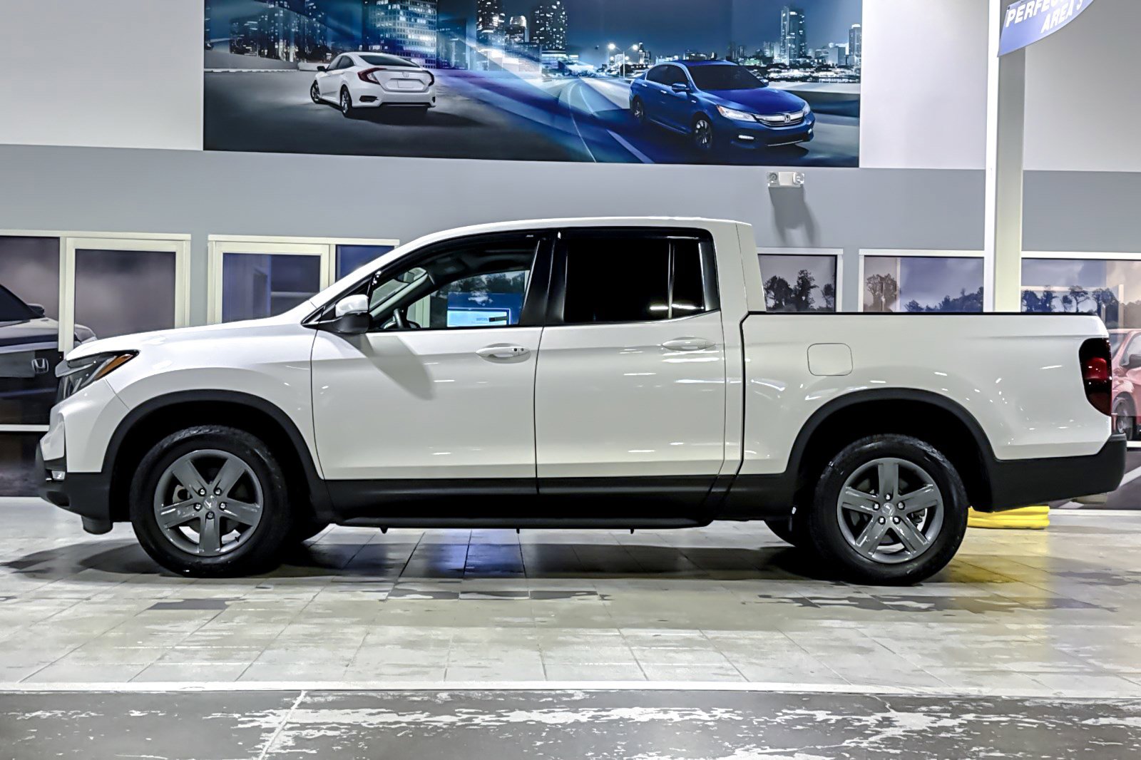 2023 Honda Ridgeline RTL photo 2