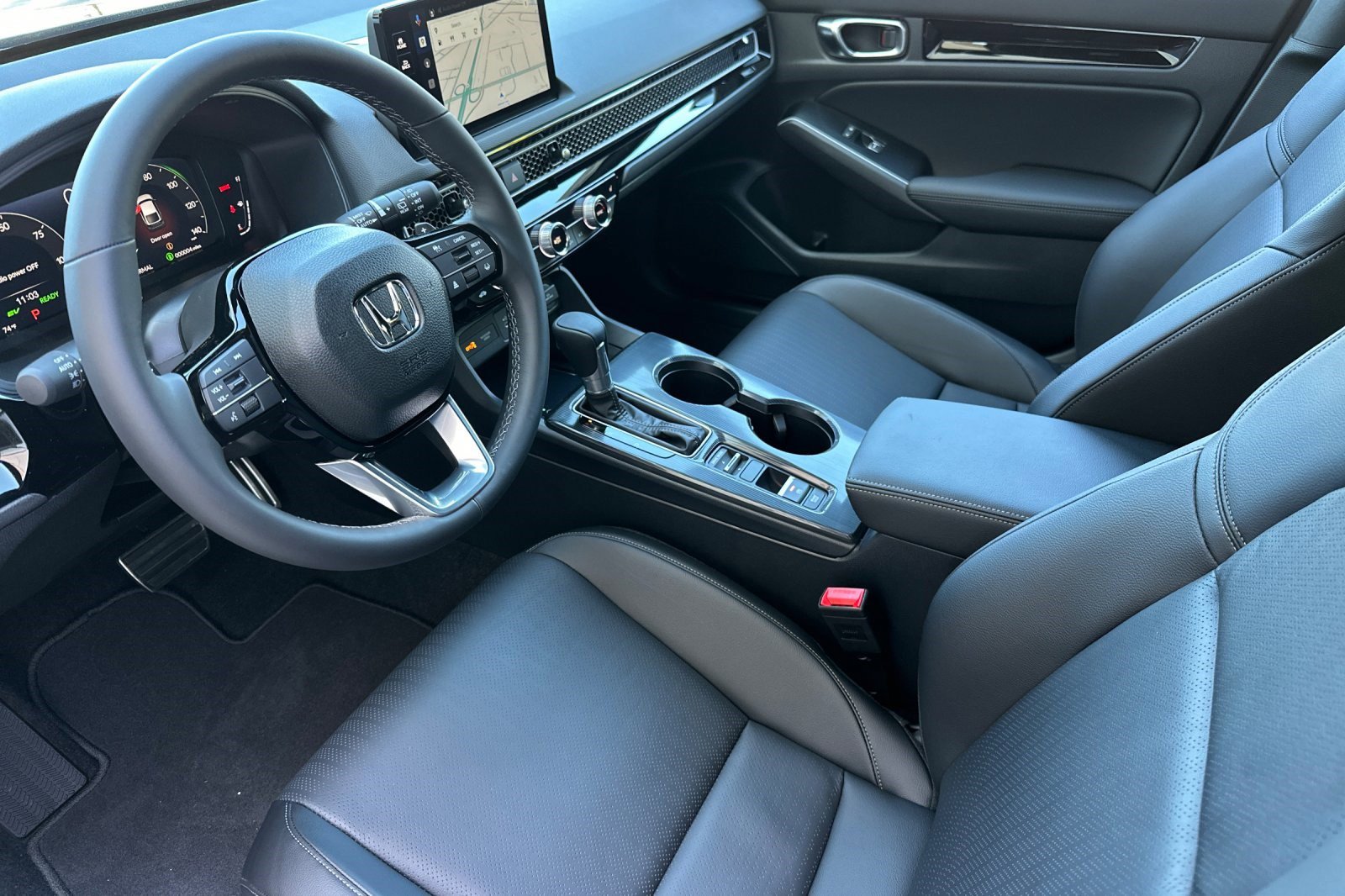 2026 Honda Civic Hybrid Sport Touring Hatchback photo 3