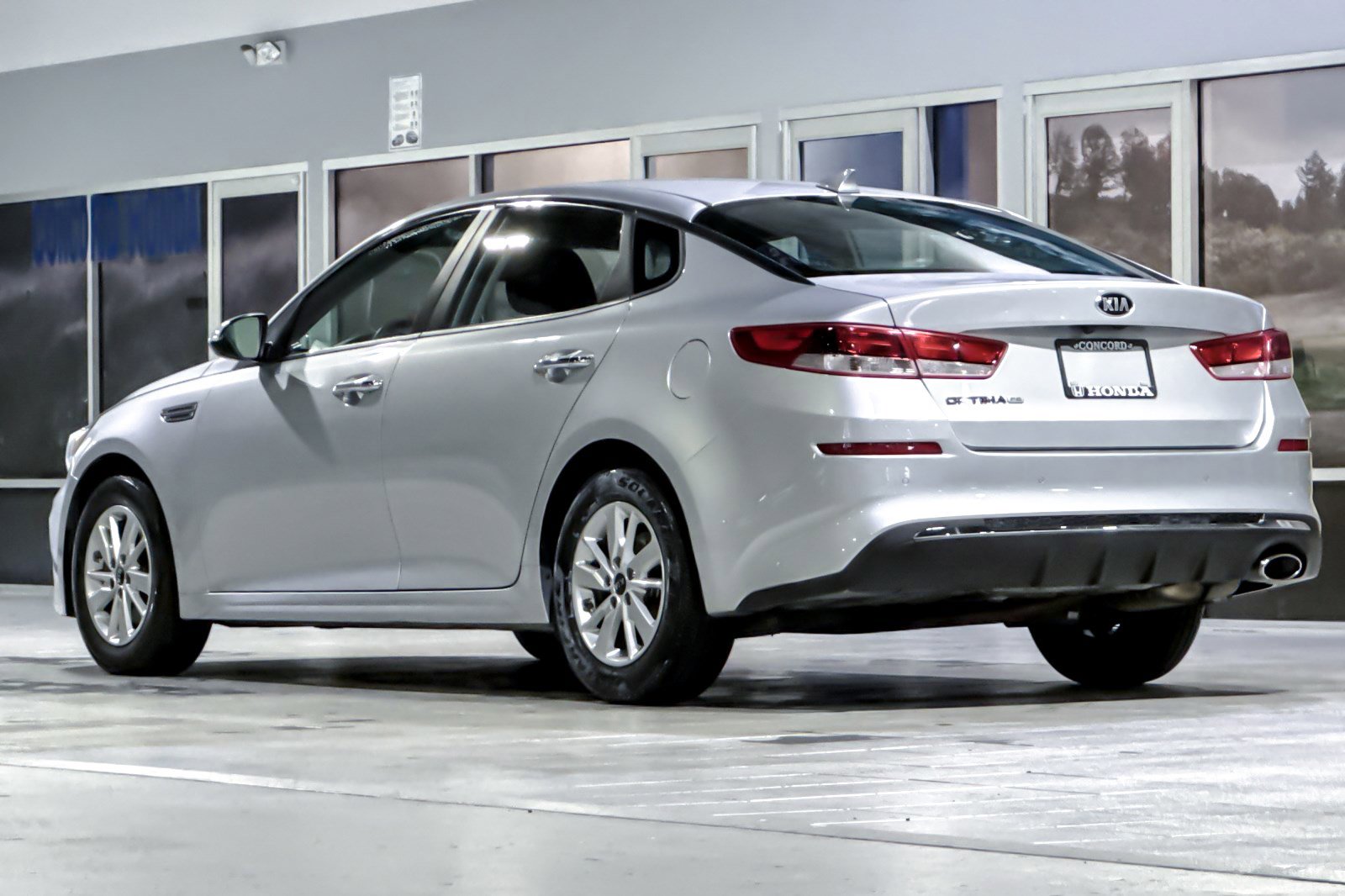 2019 Kia Optima LX photo 3