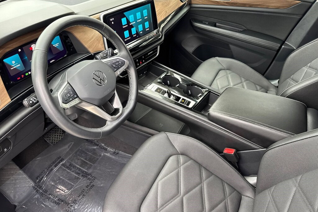 Used 2024 Volkswagen Atlas 2.0T SE w/Technology SUV