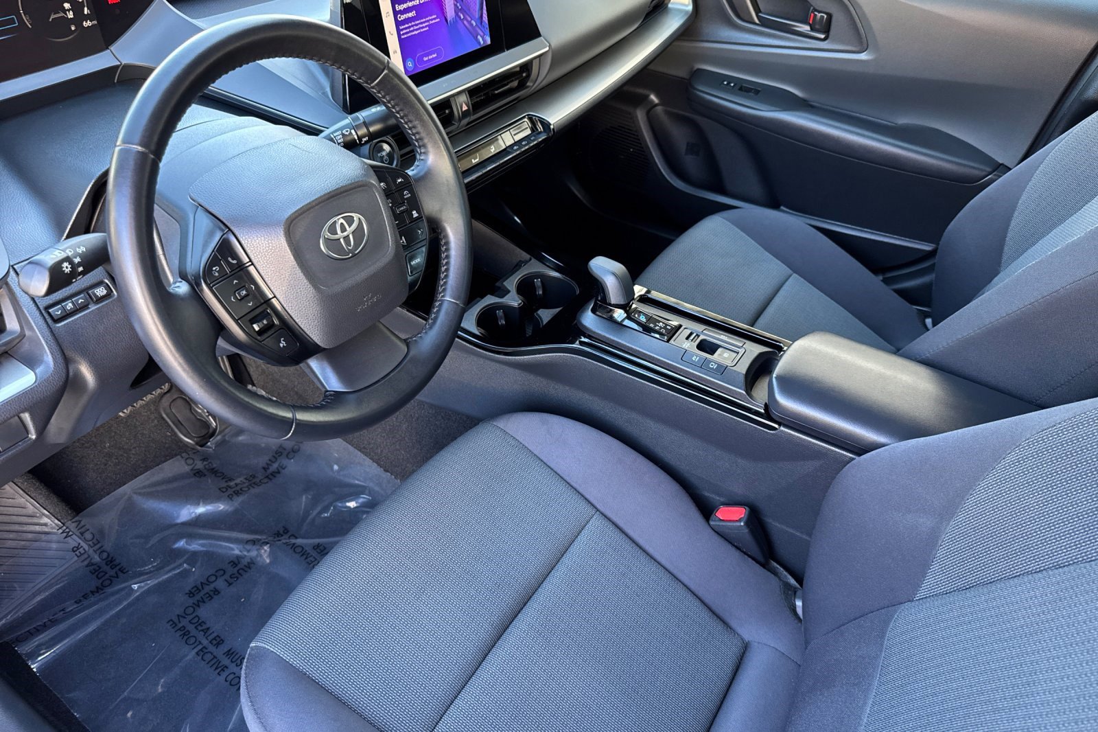 2023 Toyota Prius LE photo 4