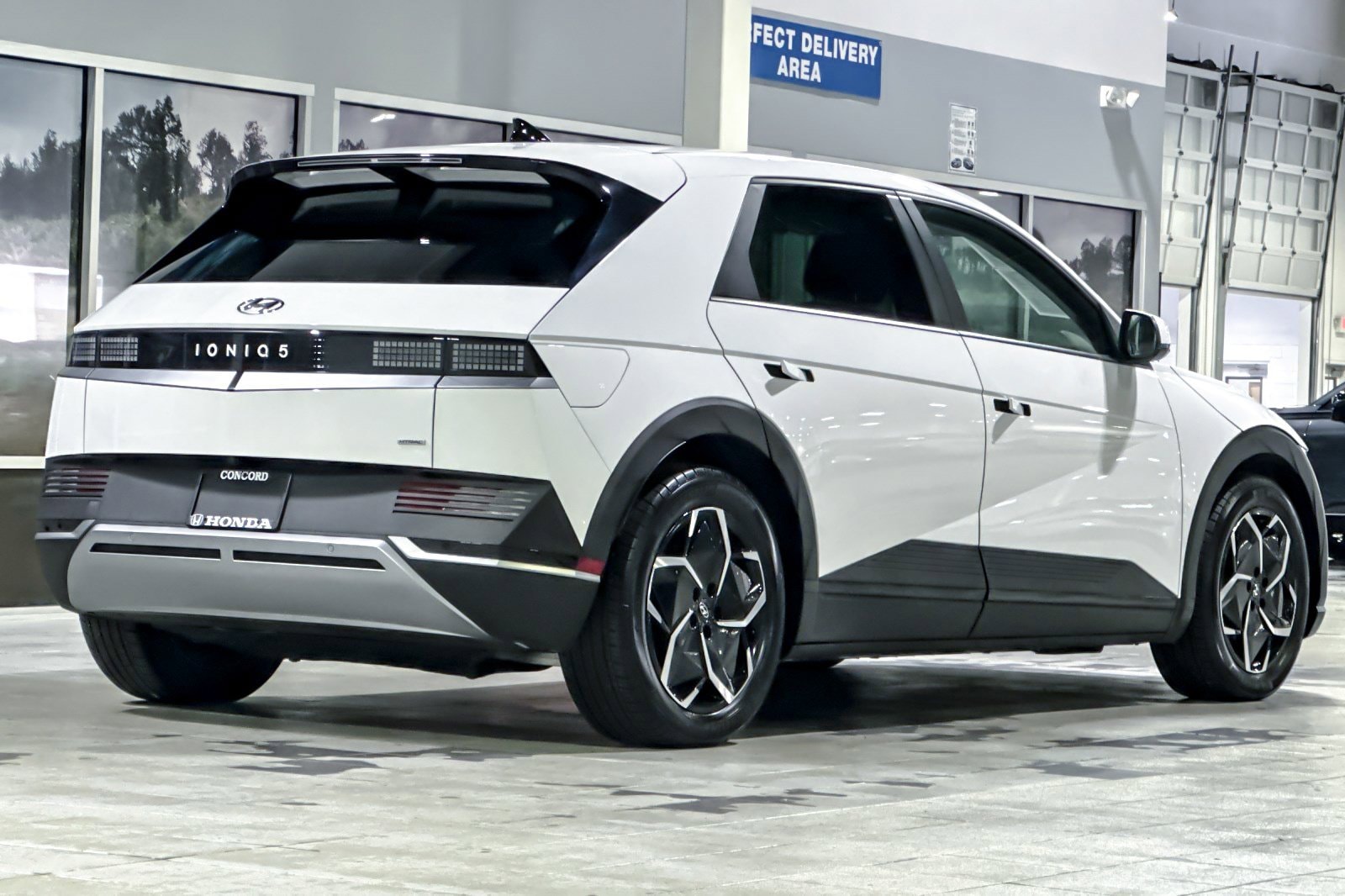 2023 Hyundai IONIQ 5 SE photo 3