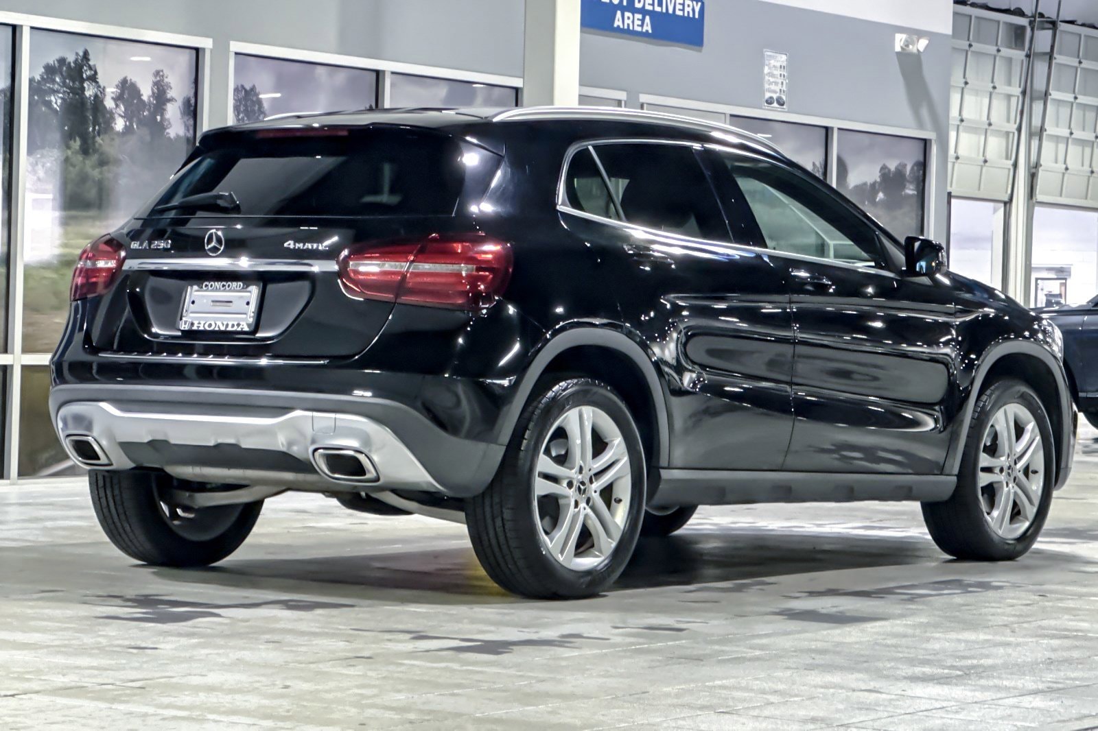 2018 Mercedes-Benz GLA 250 4MATIC photo 3