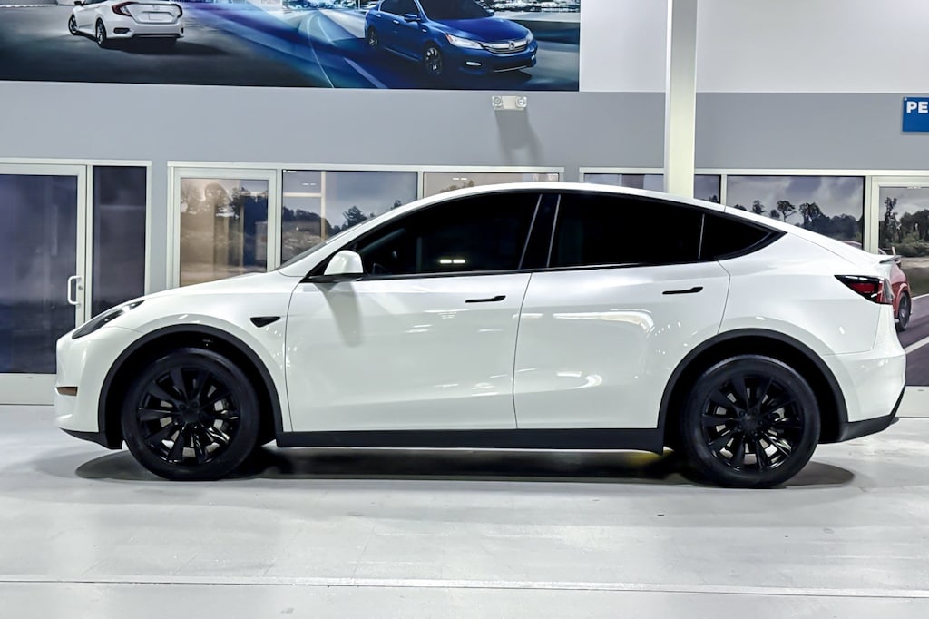 Used 2023 Tesla Model Y Long Range SUV