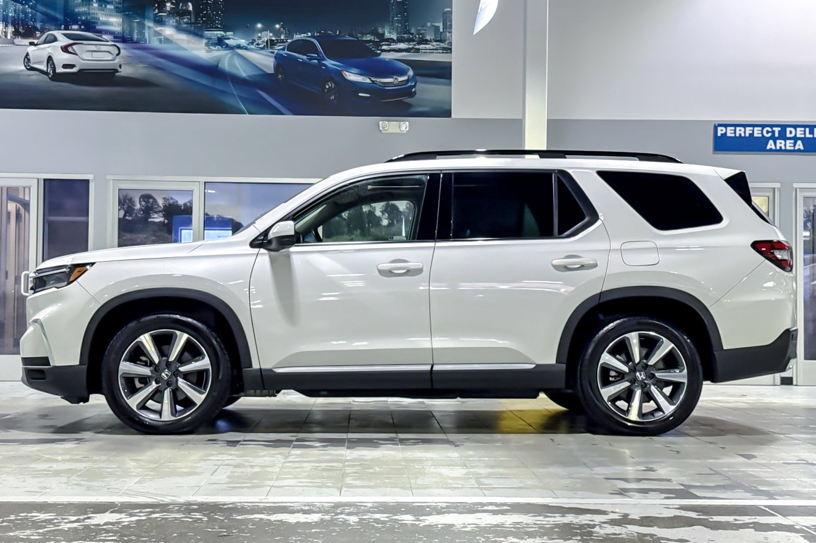 2023 Honda Pilot Elite photo 2